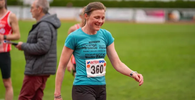 photo  flavie brémaud a bouclé le marathon de la rochelle en moins de 3 heures.  &copy;  co - thomas nyd 