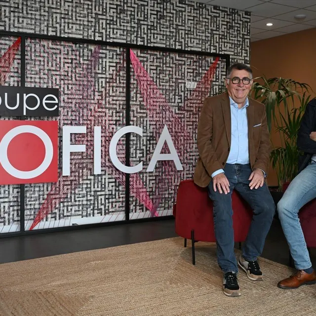 photo jean-yves papin (à gauche), est toujours président du groupe hofica mais il a passé le témoin à son fils olivier papin à la tête de l’entreprise.  ©  co-josselin clair