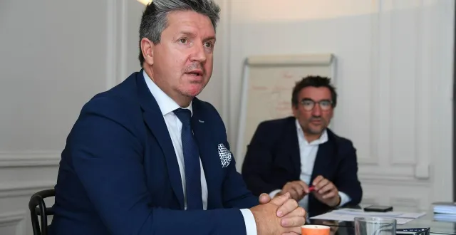 photo  olivier pickeu et son avocat olivier martin.  &copy;  co - josselin clair 