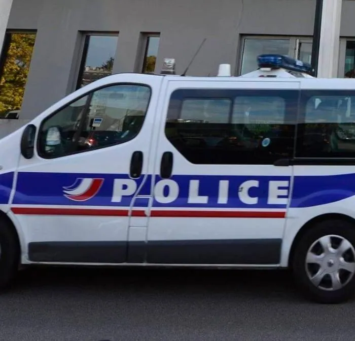 Home-jacking dans une villa de Grasse, une famille menacée, six personnes mises en examen  (Ouest-France)