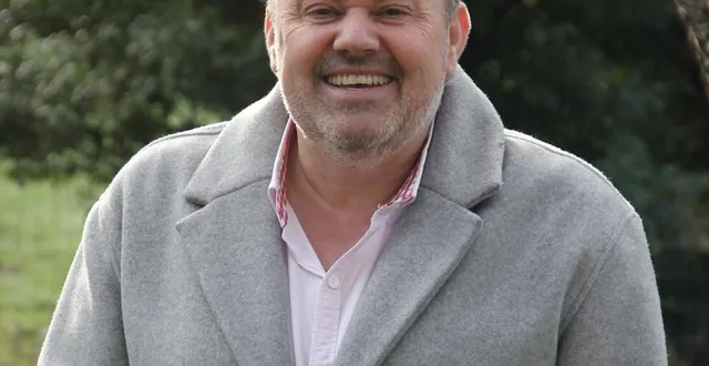 photo  patrice brut se présente contre carole join-legagneux.  &copy;  co 