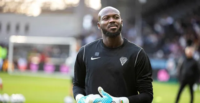 photo  hervé koffi.  &copy;  co - regine lemarchand 