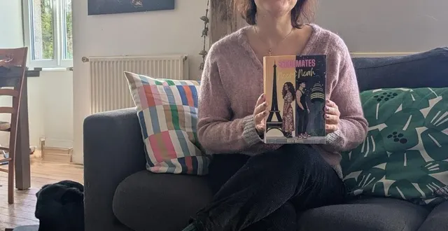 photo  l’autrice autopubliée présente son premier roman, une romance contemporaine entre paris et séoul.  &copy;  ouest-france 