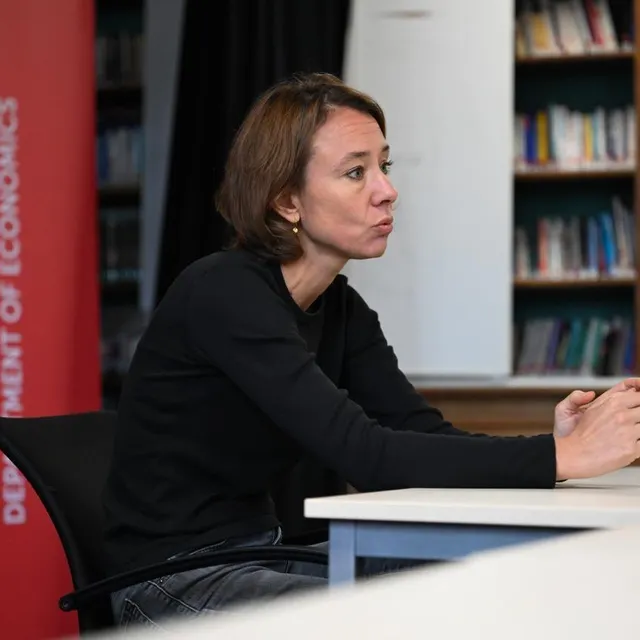 photo paris, le 6 octobre 2025. le recul des questions environnementales en matière d’économie est une erreur, pour isabelle méjean.  ©   co – josselin clair