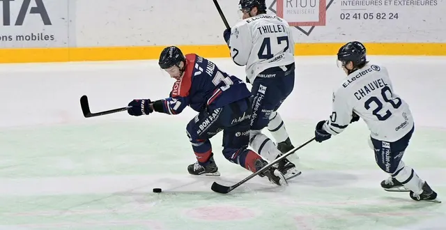 photo  philippe halley a offert la victoire aux ducs d’angers lors des prolongations, contre briançon, mardi 2 décembre 2025.  &copy;  archives sébastien aubinaud 