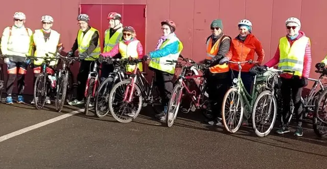 photo  équipés en mode sécurité avec casque et gilet fluo, les membres du club sylvanais ont enfourché leur vélo afin de reconnaître le nouvel itinéraire.  &copy;  ouest-france 