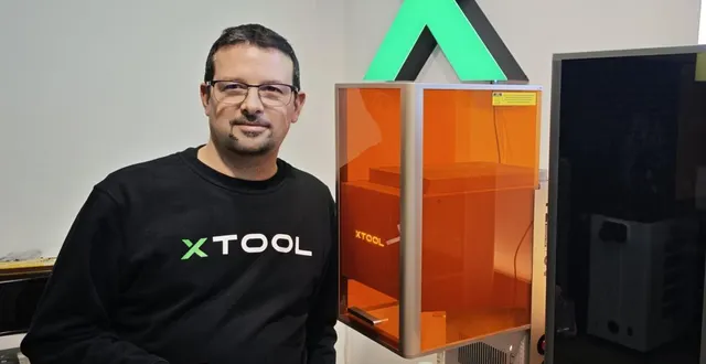 photo  nicolas dubois présente sa nouvelle machine laser.  &copy;  ouest-france 