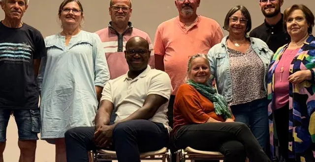 photo  des artistes amateurs qui aiment se retrouver chaque fin d’année pour offrir du rire  &copy;  scène conlinoise. 