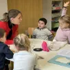 photo saint-georges-sur-loire, école de l’abbaye, mardi 2 décembre 2025. par petits groupes, puis individuellement, les enfants sont interrogés par les chercheurs sur leurs émotions.
