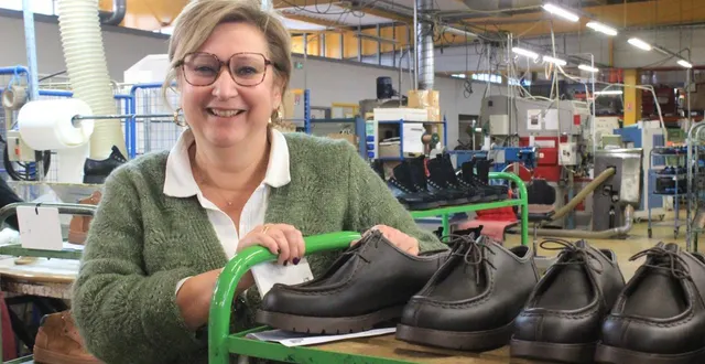 photo  la romagne, jeudi 27 novembre 2025. avec les chaussures kleman (au premier plan), emmanuelle cléon et son entreprise détiennent « une pépite » qui plaît à l’étranger.  &copy;   co - alexandre blaise 