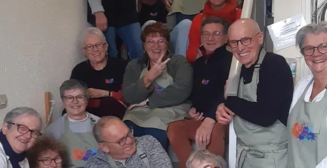 photo  les artistes locaux de l’association p’art’âge.  &copy;  co 