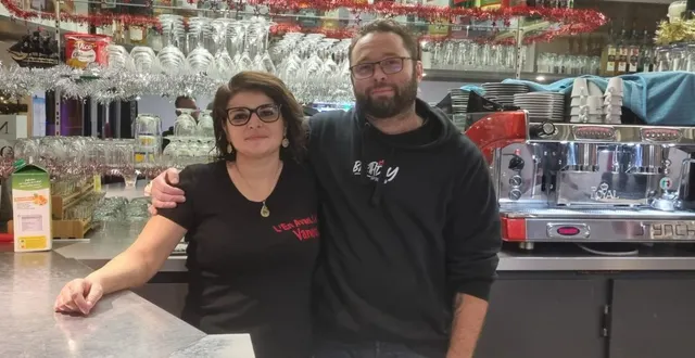 photo  vanessa agnelo et alexis porquet, originaires de l’eure, ont repris l’en avant café, à la tessoualle, fin octobre 2025.  &copy;  archives ouest-france 