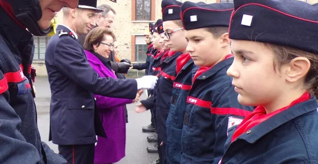 photo  les jeunes sapeurs pompiers ont été salués par les autorités.  &copy;  le maine libre 