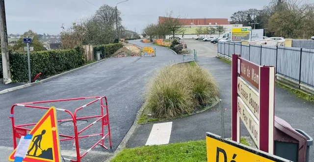 photo  la rue de la gare est fermée à la circulation.  &copy;  le maine libre 