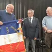 photo  le nouveau drapeau a été remis par le président départemental des anciens combattants, yves longobardi. 