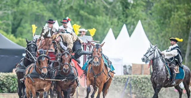 photo  au galop dans les étoiles, un spectacle de la compagnie impulsion qui racontera un voyage à travers le temps.  &copy;  compagnie impulsion 