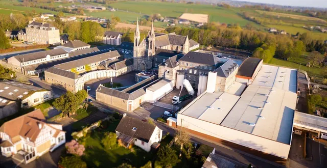 photo  l’usine cémoi de tinchebray-bocage, dans l’orne, affiche un chiffre d’affaires annuel d’environ 140 millions d’euros.  &copy;  cémoi 