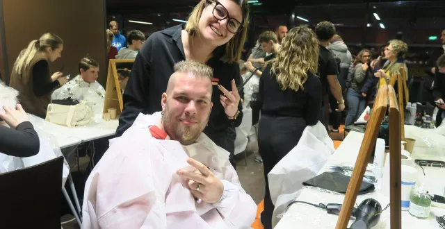 photo  mathieu, heureux de se faire beau par anaëlle. il espère trouver une formation.  &copy;  ouest-france 