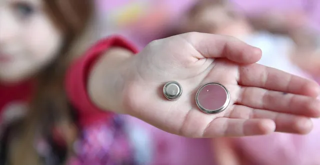 photo  les piles boutons peuvent être mortelles en cas d’ingestion. photo d’illustration  &copy;  thomas bregardis / archives ouest france 