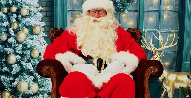 photo  le père noël sera présent aux festivités de noël samedi devant l’hôtel de ville.  &copy;  ouest-france 