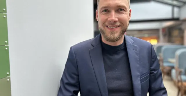 photo  angers, mardi 25 novembre 2025. gino tombini, 35 ans, commerçant, voulait réunir des personnes de bonne volonté, issues du monde associatif et de l’entreprise, n’appartenant à aucun parti politique.  &copy;  co 