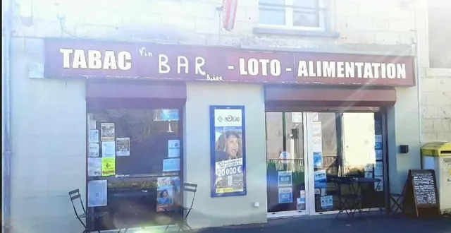 photo  le bar-tabac épicerie de gwendoline teillet avant le cambriolage.  &copy;  gwendoline teillet 