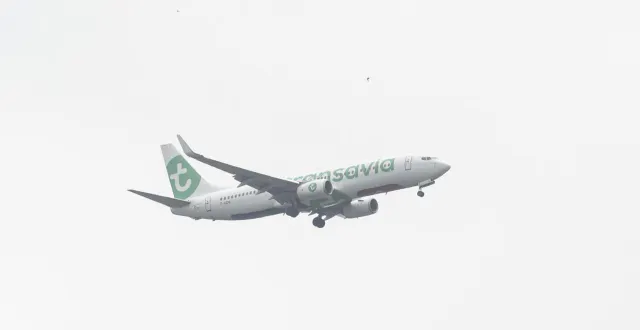 photo  un boeing de la compagnie transavia a dû atterrir d’urgence samedi 29 novembre 2025 après que des fissures sont apparues sur le pare-brise du cockpit (photo d’illustration).  &copy;  samuel boivin / nurphoto via afp 