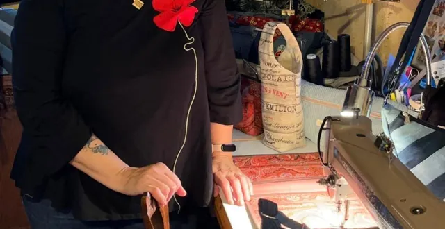 photo  isabel dans son atelier de couture.  &copy;  ouest-france 