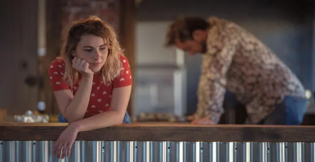 photo  ce qui nous noue est une mise en scène théâtrale joyeuse et cinglante du groupe déjà, sur le thème du couple.  &copy;  pascal boudet 
