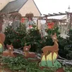 photo le village se met aux couleurs de noël. comme d’habitude, l’élue annie neveu et sa commission, ainsi que les bénévoles, qui les accompagnent, ont fait de beaux efforts pour réaliser et installer des nouveaux décors. cette année, la nature et les animaux des forêts, et plus particulièrement bambi, vont plaire aux enfants.