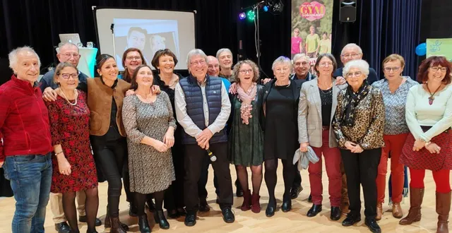 photo  le bureau de l’association, avec michel leblanc au centre.  &copy;  co 