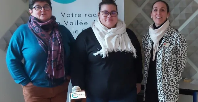 photo  estelle ribeau, secrétaire-comptable de contact fm (au centre), avec les deux journalistes valérie cascio et frédérique gourlay.  &copy;  le maine libre 