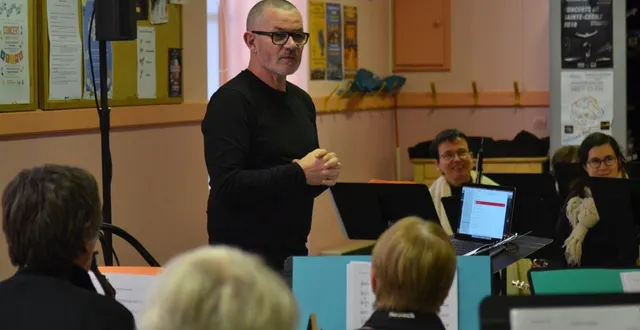 photo  david martin lors de la répétition avec crescendo à parcé-sur-sarthe, le dimanche 30 novembre.  &copy;  le maine libre 