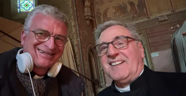 photo  le (vrai) curé de la paroisse de la flèche (sarthe) christian du halgouët, a accueilli dans l’une de ses églises un tournage de daniel auteuil qui interprète un abbé.  &copy;  christian du halgouët 