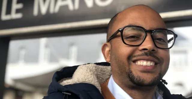 photo  le dr demissie yerga-namaga, 38 ans, a dû quitter l’éthiopie, où il craignait pour sa vie. aujourd’hui, il exerce la psychiatrie au sein de l’établissement public de santé mentale de la sarthe : « travailler en france, c’est un grand honneur. »  &copy;  ouest-france 