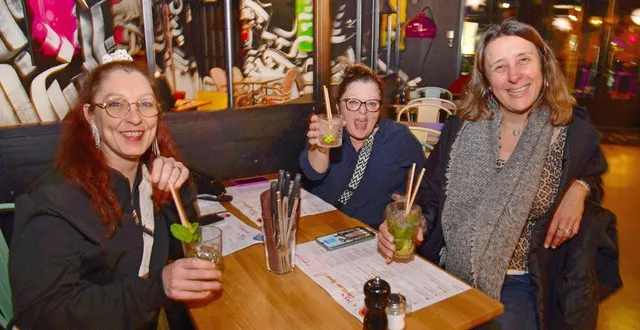 photo  de gauche à droite : alexandra, patricia et magalie.  &copy;  co – marie delage 