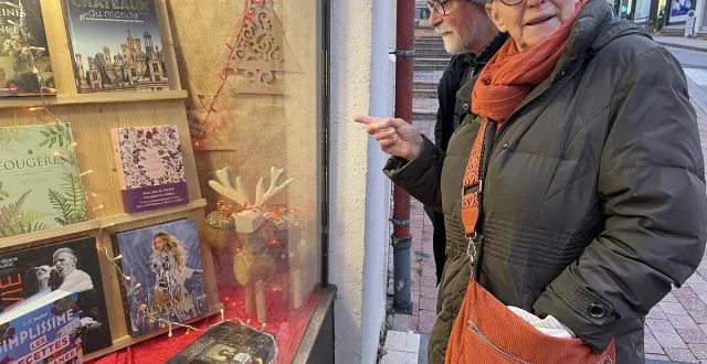 photo  maurice et muriel, d’argentan, offrent et reçoivent des livres à noël dont certains sont choisis chez les libraires locaux.  &copy;  ouest-france 