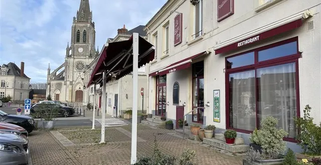 photo  la propriétaire du bar le bien-être, à mayet, et son fils de 18 ans, sont maintenus en détention dans l’attente de leur procès. ils devront répondre de trafic de stupéfiants aux côtés de deux complices présumés.  &copy;  ouest-france 