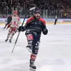 photo  impliqué sur les quatre buts des ducs, jonathan charbonneau n’a pu éviter la défaite des siens sur la glace angevine, vendredi 5 décembre 2025, contre briançon. 