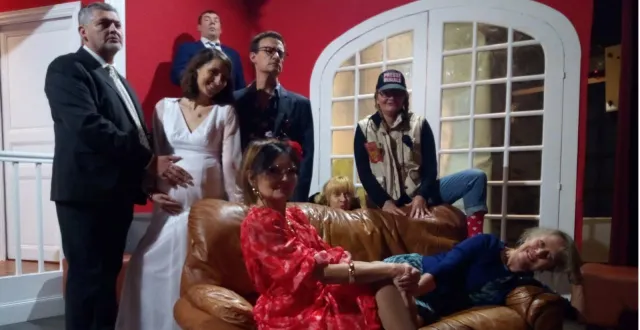 photo  les sept comédiens de la troupe renouvelée du levain d’anjou.  &copy;  co 