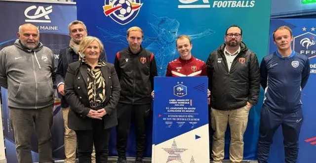 photo  jacques couteau, élu du district ; florence lucas ; jeremy treguier, salarié du club, maxence girard, commissions jeunes, matthieu maugeais et henri pigeau, salarié du district.  &copy;  co 