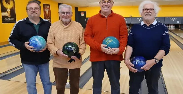 photo  l’équipe masculine composée de bruno bobillot, thierry brandt, claude deshayes et alain hamon, a terminé sur le podium à la 3e place.  &copy;  le maine libre 