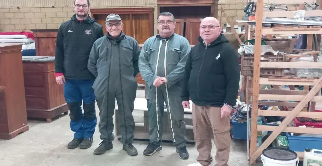 photo  les bénévoles du secours catholique se mobilisent toute l’année pour ramasser, stocker, exposer et vendre des meubles et des objets de seconde main.  &copy;  ouest-france 