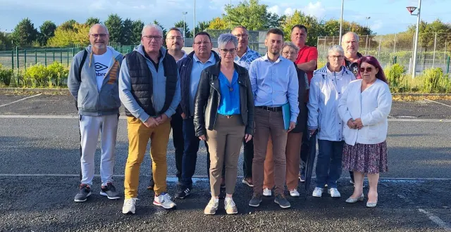 photo  le collectif gervaisien sur l’ancienne frontière entre laigné-en-belin et saint-gervais-en-belin.  &copy;  le maine libre 