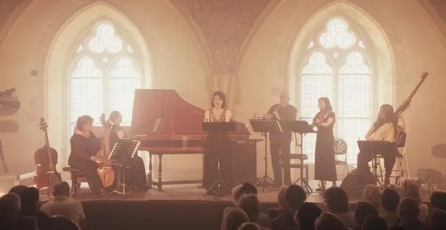 photo  l’ensemble l’assemblée sous la direction de la claveciniste marie van rhijn interprète des œuvres des compositrices italiennes des xviie et xviiie siècles.  &copy;  bachibouzouk & les poissons volants 