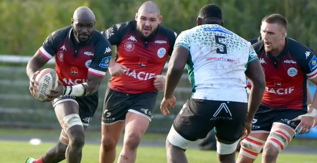 photo  jeff goufan, florian bougerol et les niortais ont subi la loi de bourg-en-bresse, solide dans son stade verchère.  &copy;  co - marie delage 