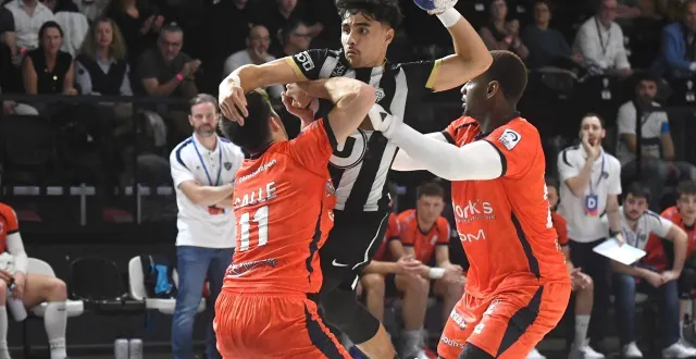 photo  l’arrière angevin matéo grosjean.  &copy;  photo co - michel durigneux 