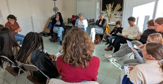 photo  l’initiation à la langue des signes a attiré douze personnes.  &copy;  le maine libre 