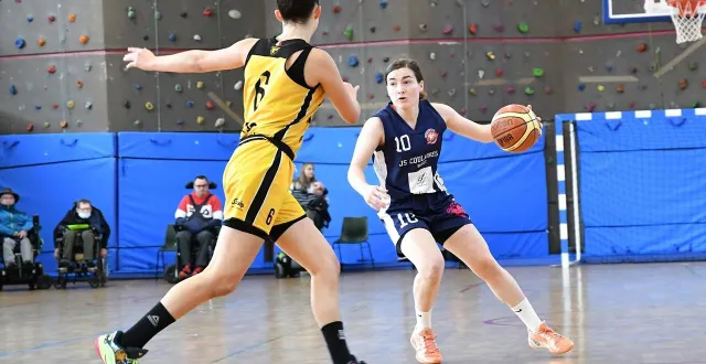 photo  les coulainaises reçoivent avrillé à 15 h 30, ce dimanche 7 décembre 2025.  &copy;  archives le maine libre 