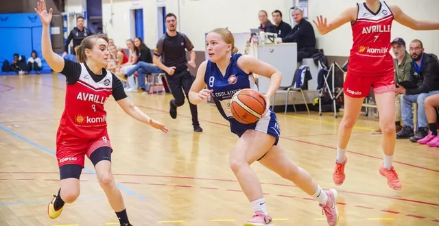 photo  anouk portier.  &copy;  dominique breugnot 